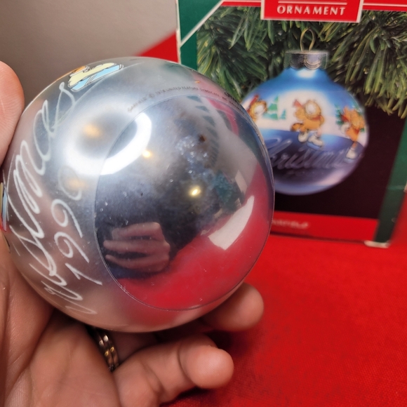 1990 Rare Hallmark keepsake Garfield ice skating ball ornament Jim Davis - Picture 4 of 9